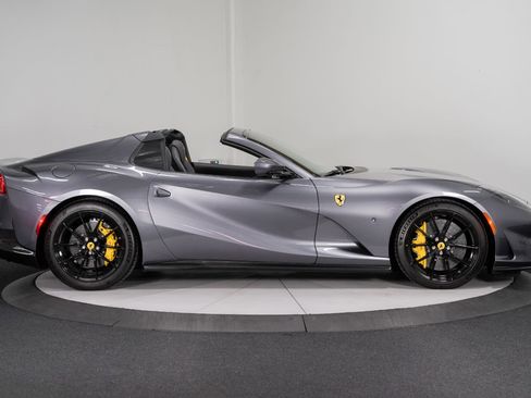 Used 2023 Ferrari 812 GTS image 9