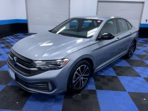 Used 2023 Volkswagen Jetta Sport FWD image 4