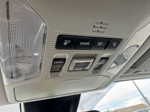 Used 2021 Toyota RAV4 XLE image 30