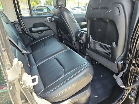 Used 2024 Jeep Wrangler Unlimited Rubicon 4xe AWD/4WD image 15