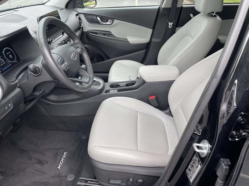 Used 2023 Hyundai Kona Limited FWD image 10