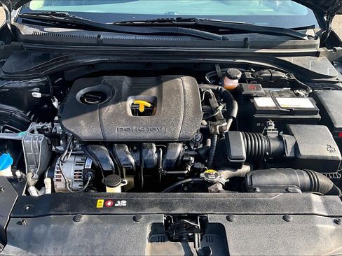 Used 2020 Hyundai Elantra SE w/ Cargo Package (C1) FWD image 30