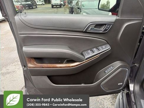 Used 2017 Chevrolet Suburban LT w/ Luxury Package RWD image 13