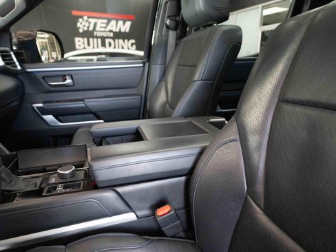 Used 2022 Toyota Tundra Platinum w/ Advanced Package AWD/4WD image 10