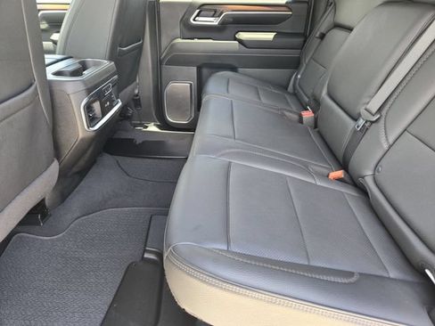 Used 2025 GMC Sierra 3500 Denali w/ Denali Reserve Package AWD/4WD image 30