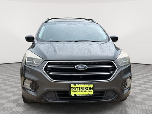 Used 2017 Ford Escape SE w/ SE Sport Appearance Package FWD image 2