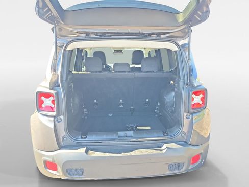 Used 2017 Jeep Renegade Latitude image 22