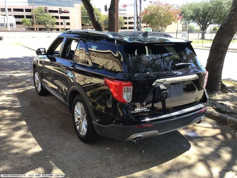 Used 2022 Ford Explorer Limited w/ Equipment Group 301A RWD image 4