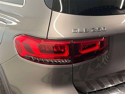 Certified 2021 Mercedes-Benz GLB 250 4MATIC image 10