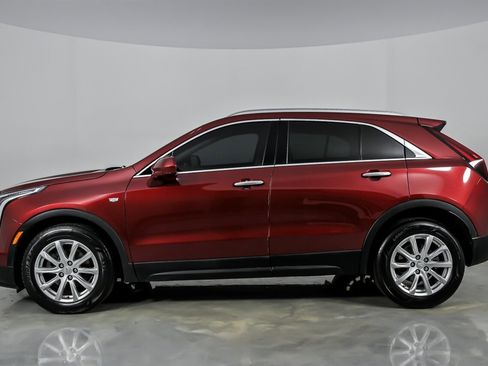 Used 2019 Cadillac XT4 Luxury w/ Cold Weather Package AWD/4WD image 8