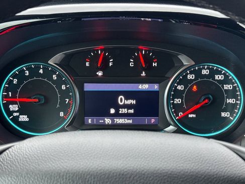 Used 2023 Chevrolet Traverse LT image 24