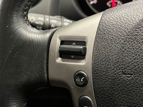 Used 2012 Nissan Rogue SL image 23