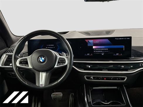 Used 2023 BMW X7 xDrive40i w/ M Sport Package image 24