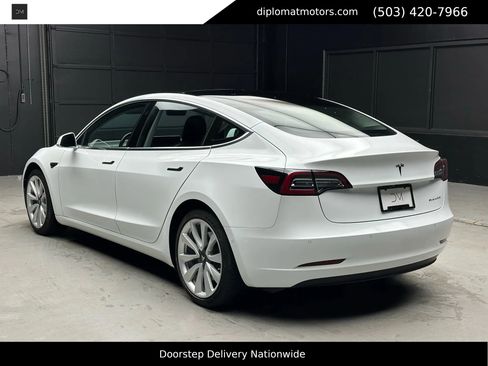 Used 2018 Tesla Model 3 Long Range image 4