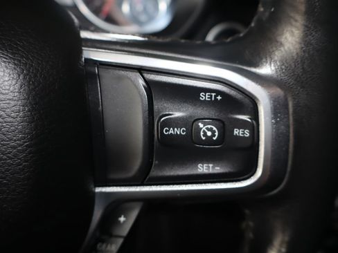 Used 2019 RAM 1500 Laramie AWD/4WD image 18