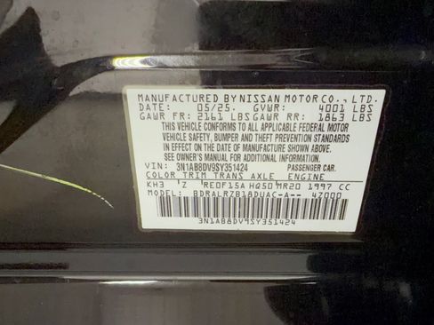 Used 2025 Nissan Sentra SR w/ Midnight Edition FWD image 32