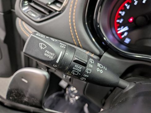 Used 2025 Dodge Durango R/T AWD/4WD image 17