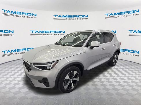Used 2023 Volvo XC40 B5 Ultimate AWD/4WD image 1