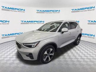 Used 2023 Volvo XC40 B5 Ultimate AWD/4WD video 1