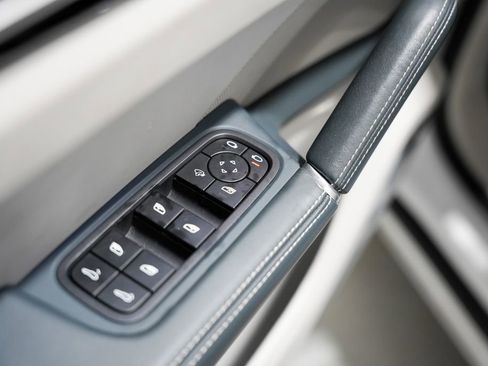 Used 2023 Porsche Cayenne GTS image 36