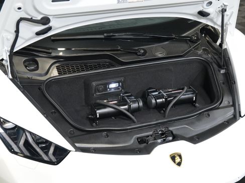 Used 2018 Lamborghini Huracan LP 610-4 AWD/4WD image 46