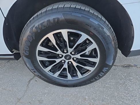 Used 2025 Ford Expedition Max Platinum image 22