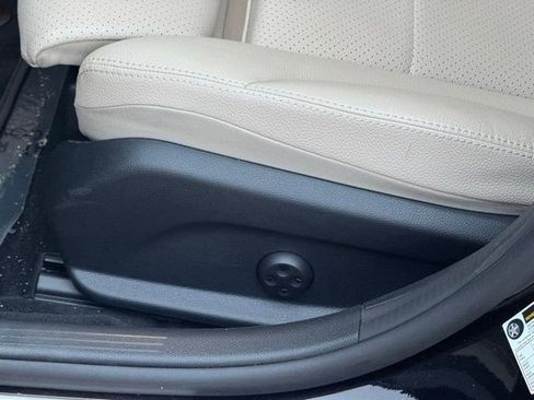 Used 2021 Mercedes-Benz C 300 4MATIC Sedan image 23