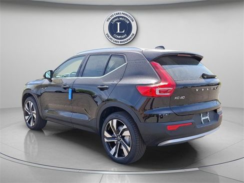 New 2025 Volvo XC40 B5 Ultra w/ Climate Package image 5