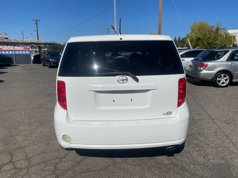 Used 2008 Scion xB FWD image 8