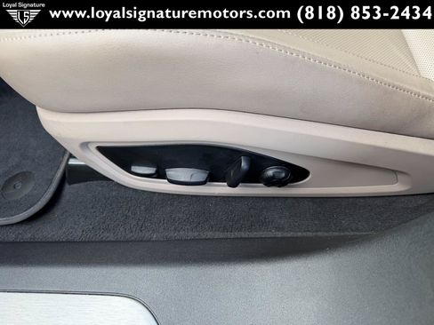 Used 2025 Porsche Taycan w/ Premium Package RWD image 20