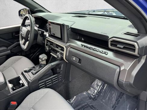 Certified 2025 Toyota Tacoma SR5 AWD/4WD image 20
