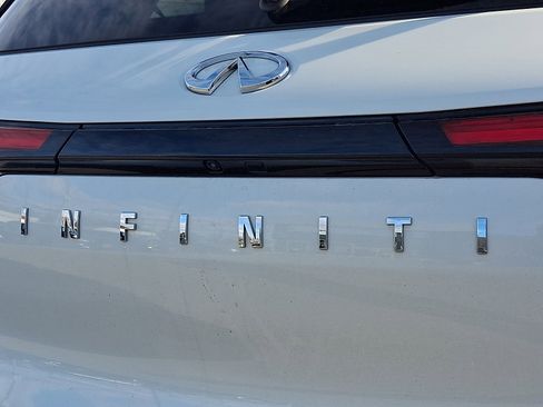Used 2023 INFINITI QX60 Sensory w/ Cargo Package image 30