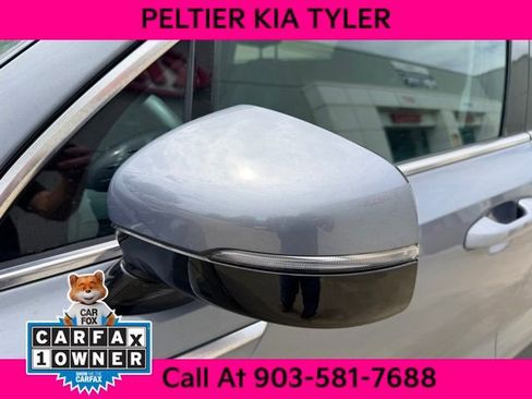 Used 2023 Kia Sorento LX FWD image 6