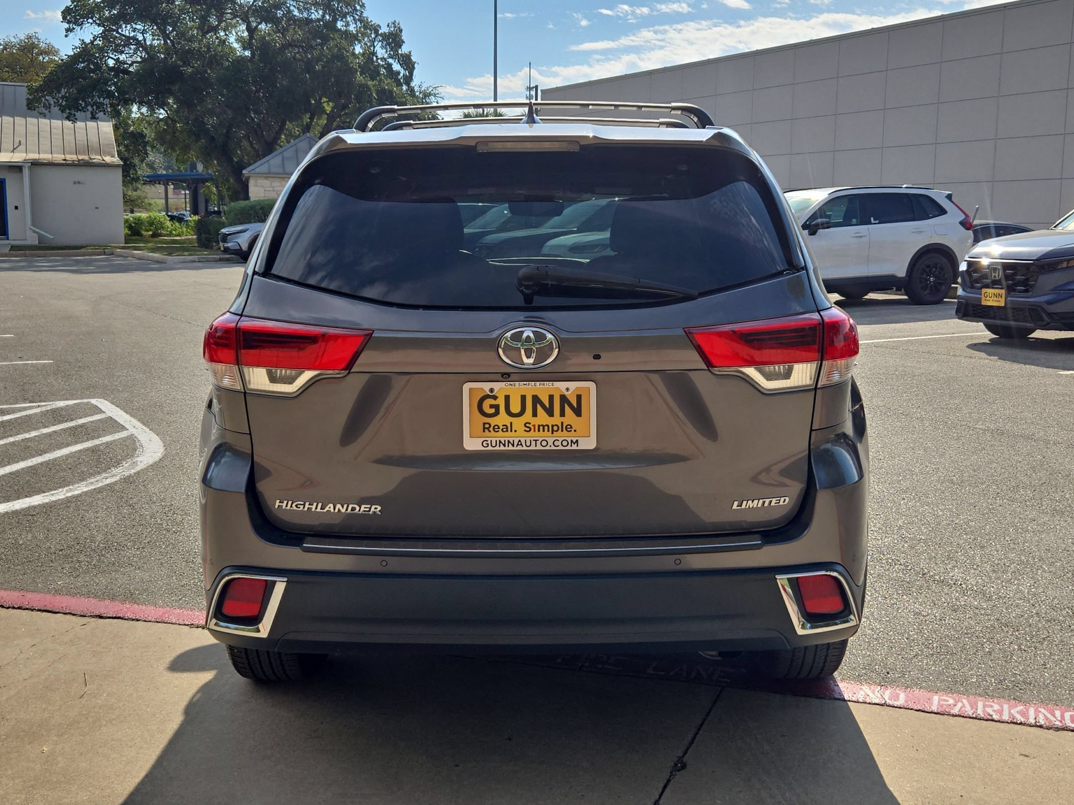 Used 2018 Toyota Highlander Limited FWD image 4
