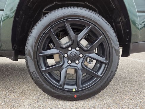 New 2026 RAM 1500 Laramie AWD/4WD image 9