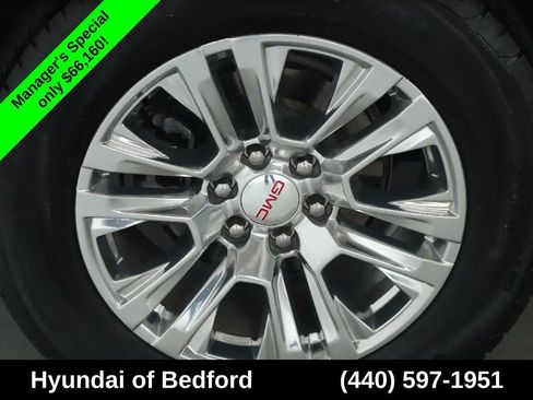 Used 2025 GMC Yukon Denali AWD/4WD image 13