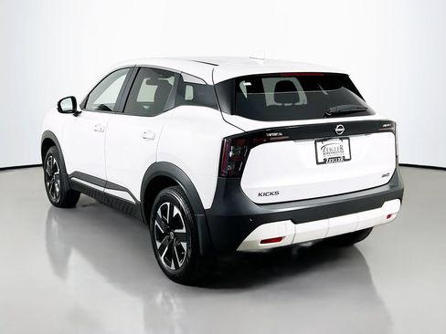 Used 2025 Nissan Kicks SV AWD/4WD image 7