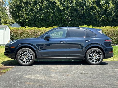 Certified 2023 Porsche Cayenne AWD/4WD image 2