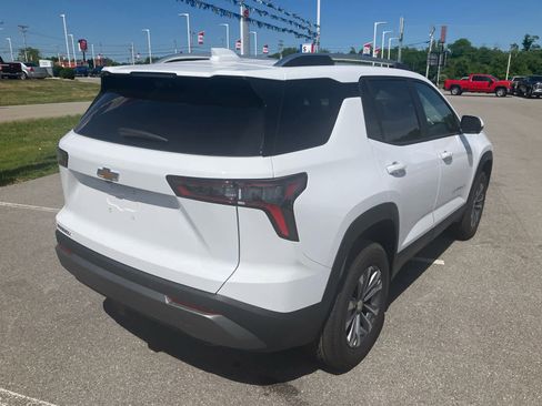 New 2026 Chevrolet Equinox LT w/ Safety and Technology Package FWD image 7