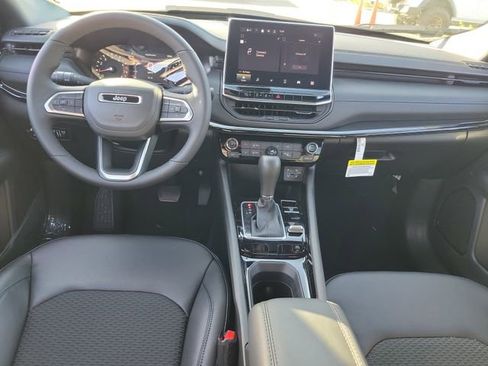 New 2026 Jeep Compass Latitude image 8