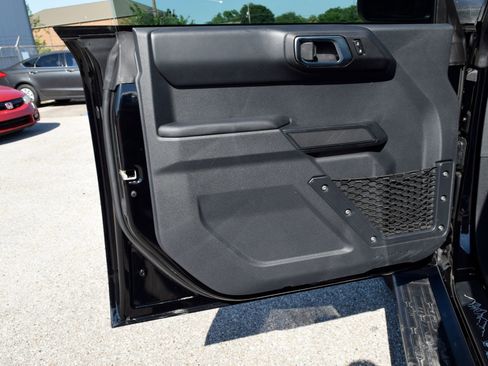 Used 2025 Ford Bronco Outer Banks AWD/4WD image 19