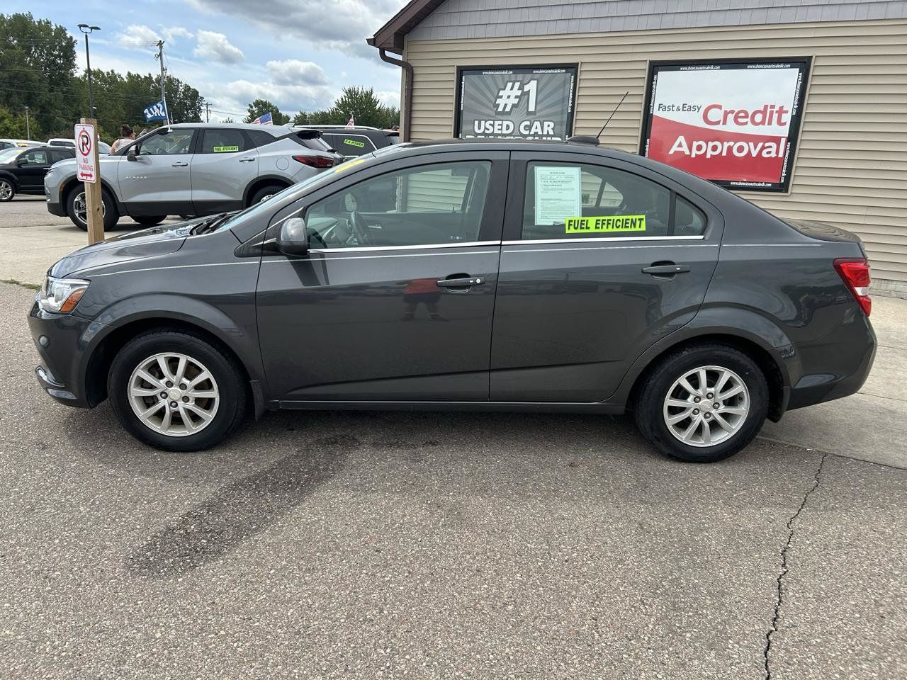 Used 2017 Chevrolet Sonic LT w/ Convenience Package FWD image 8