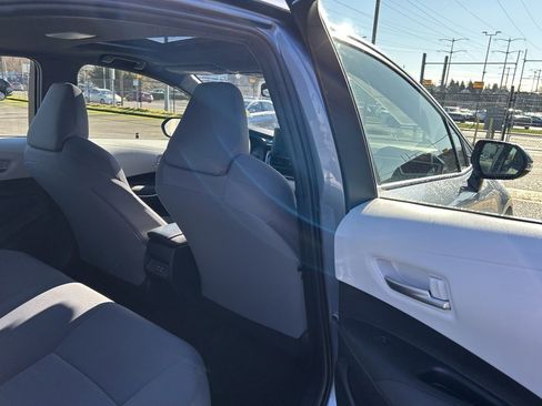 Certified 2024 Toyota Corolla SE w/ SE Package image 13