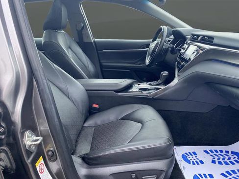 Used 2018 Toyota Camry XSE image 22