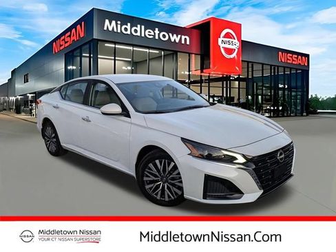 Certified 2023 Nissan Altima 2.5 SV AWD/4WD image 1