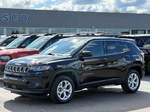 Used 2024 Jeep Compass Sport AWD/4WD image 33