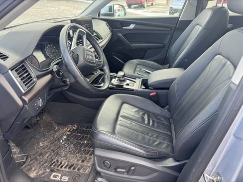 Used 2023 Audi Q5 2.0T Premium w/ Convenience Package image 5