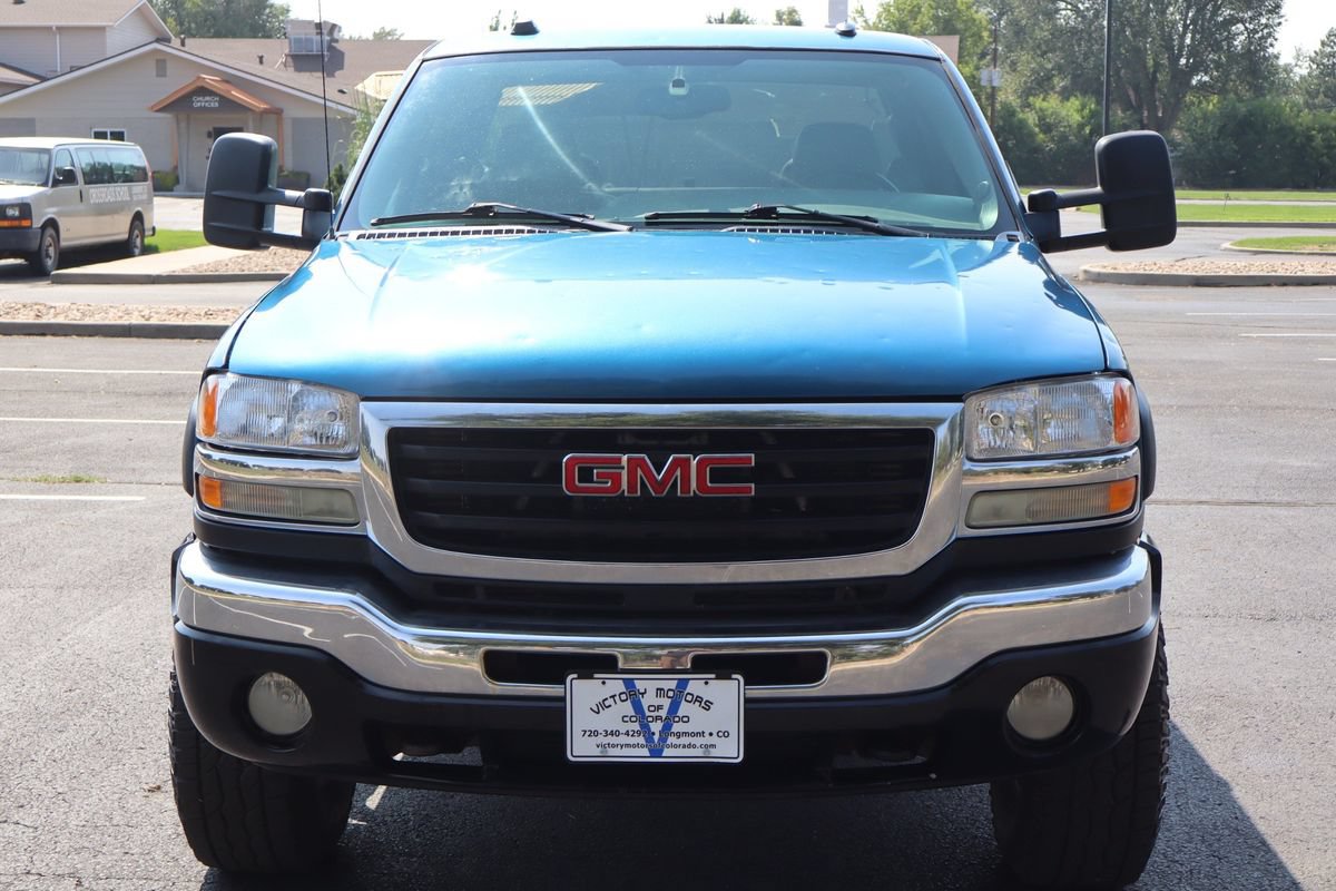 Used 2004 GMC Sierra 2500 SLT w/ Heavy-Duty Power Package AWD/4WD image 12