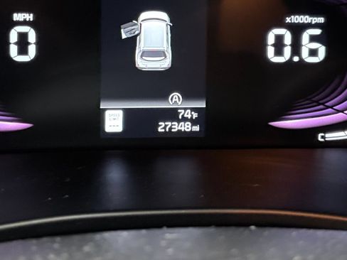 Used 2025 Kia Soul LX w/ LX Technology Package FWD image 9