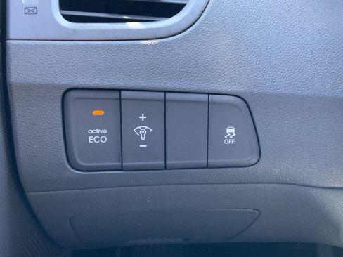 Used 2014 Hyundai Elantra SE FWD image 17